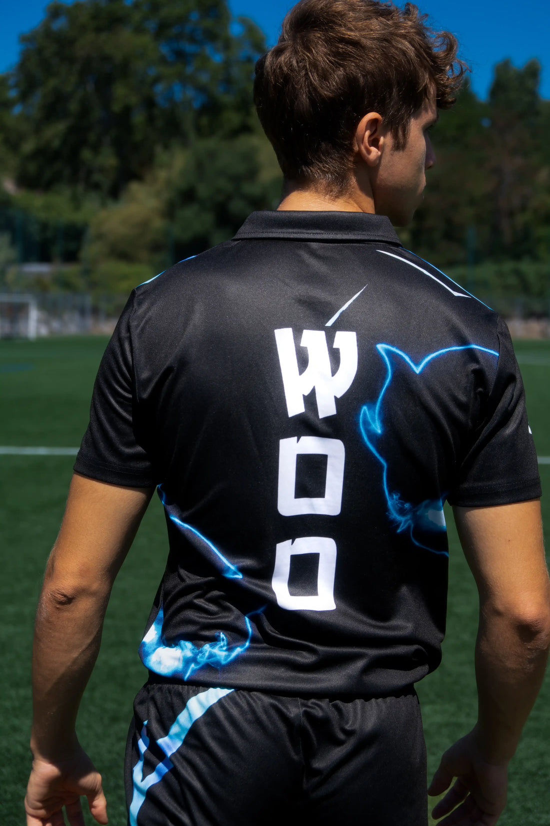Maillot de foot Inazuma Arise noir aux éclairs bleus, symbole Inazuma