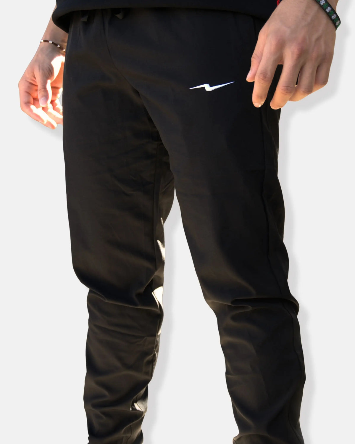 Pantalon de sport homme noir zippé, logo éclair brodé Inazuma Originals